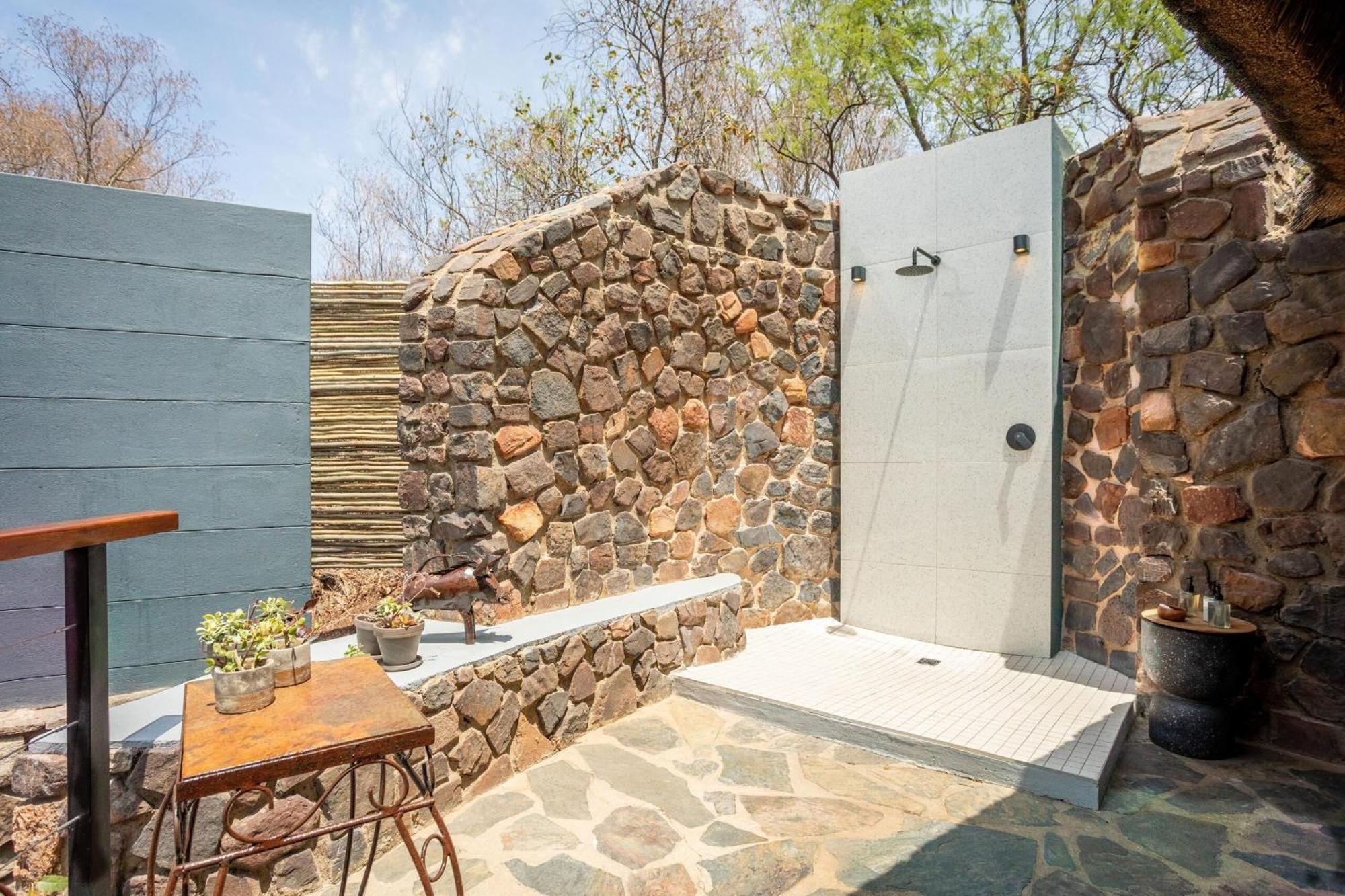 Tuningi Safari Lodge Madikwe Game Reserve Eksteriør billede